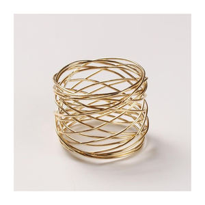 Ensemble d'anneaux de serviette en métal sculpté moderne avec bords arrondis lisses pour une mise en scène élégante des repas de mariage et de fête – Luxe en stock - Product Image 3