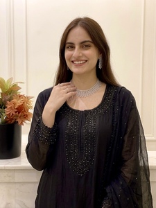 Conjunto de traje Salwar de seda Fandy de alta calidad con bordado de cuentas, Kurti de manga larga y Dupatta de encaje Moti para mujer - Product Image 4