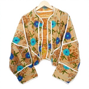 Chaqueta vintage para mujer 100% Kantha, hecha a mano en India, estilo bohemio con bordado, cierre abierto, chaquetas a la moda con estampado floral. - Product Image 1