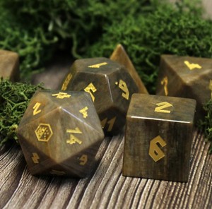 Jeu de dés en bois de haute qualité, dés de jeu polyédriques, grain naturel, structure durable, roulement fluide, chiffres clairs, pour jeux de table - Product Image 4