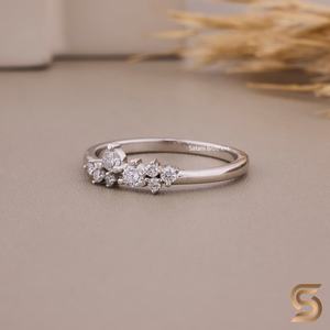 Elegante Anillo de Diamantes Cultivados en Laboratorio con Corte Redondo, Diamantes EF VS, Diseño Minimalista, Perfecto para Bodas - Product Image 3