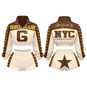 Conjunto de shorts de poli spandex de alta calidad con chaqueta corta con paneles en contraste negro, camiseta 100% algodón con logo personalizado y shorts. - Product Image 3