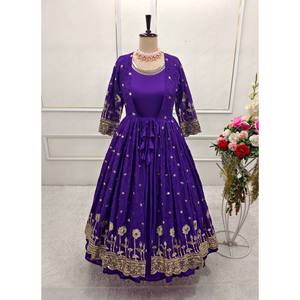 Vestido de noche morado de diseñador, vestido de fiesta, talla M con trabajo de secuencia de bordado elegante - Product Image 5