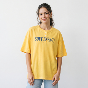 T-shirt Henley imprimé éco-responsable pour femme, style streetwear, décontracté, mélange polyester/coton, manches courtes boutonnées, épaules tombantes - Product Image 6