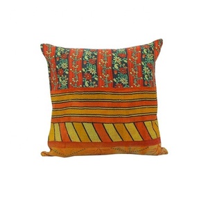 Funda de Cojín Vintage Kantha de Algodón Estampado de Lujo, Hermosa para Sofá y Sala de Estar - Product Image 4