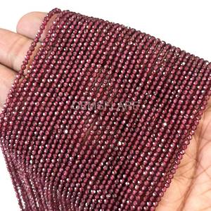 Cuentas redondas microfacetadas de granate rojo natural de 2 mm, pequeñas cuentas de granate para la fabricación de joyas, cuentas sueltas facetadas con corte de diamante al por mayor. - Product Image 3
