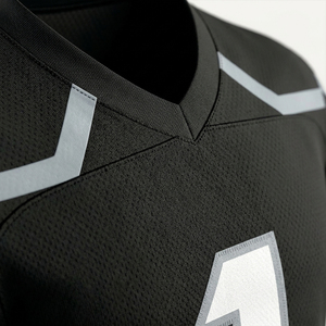 เสื้อฟุตบอลอเมริกันแบบตาข่ายระบายอากาศได้ดีสำหรับผู้ชาย คอวี แขนสั้น แห้งเร็ว ชุดฝึกซ้อมทีม พิมพ์ลายดิจิทัลจำนวนมาก สำหรับกีฬา - Product Image 4