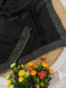 Nouveau design de sari long pré-plissé avec bordure fantaisie richement ornée de miroirs, idéal pour les soirées et les fêtes, avec pièce de chemisier assortie. - Product Image 4