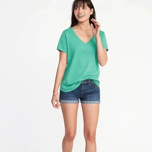 Camiseta de cuello en V para mujer al por mayor, camiseta lisa de alta calidad, camiseta personalizada con cuello en V, camiseta ajustada con cuello en V para mujer - Product Image 1