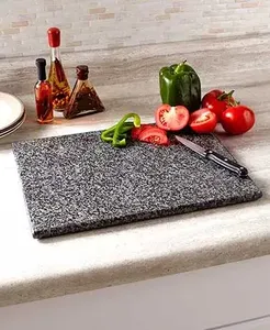 Planche à découper élégante en marbre avec différentes finitions pour un décor de cuisine stylé et une utilisation polyvalente pour la préparation des aliments. - Product Image 4