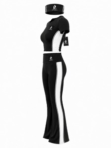 Conjunto deportivo para mujer con top, leggings y diadema. El tejido ligero y elástico te mantiene cómoda durante el yoga, el entrenamiento y las caminatas. - Product Image 6