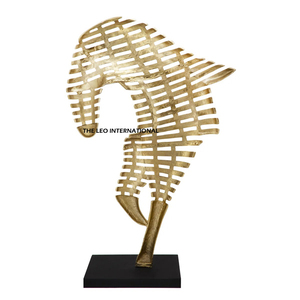 Sculpture d'animal en métal artisanale élégante, accent de luxe pour la maison, art décoratif antique et moderne poli, orienté vers la famille - Product Image 1