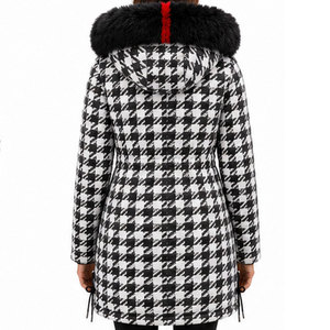 Chaqueta Parka Impermeable de Invierno para Mujer, con Bolsillos Utilitarios, Capucha Ajustable y Logotipo Personalizado OEM - Product Image 2