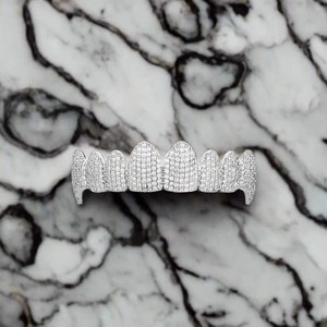 ZAWO HOUSE Ensemble complet de luxe Grillz en Zircon Mossinate, Argent 925, Micro-incrustation glacée, Perle d'eau douce taille brillant, Hip Hop Unisexe - Product Image 6
