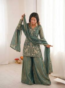 Ensemble Kurta et pantalon traditionnel indien pakistanais vert pour femme avec dupatta, coupe ample longue jusqu'au sol, tenue de mariage - Product Image 6