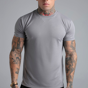 เสื้อยืดแขนสั้นสีดำล้วนสำหรับผู้ชาย ทรงเข้ารูป แห้งเร็ว ผ้าเจอร์ซีย์ คอกลม สวมใส่สบาย - Product Image 4