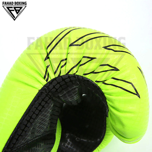 Gants de boxe personnalisés en cuir de vachette véritable, faits à la main, durables, légers, de qualité supérieure, avec logo personnalisé, nouvelle collection, très demandés. - Product Image 5