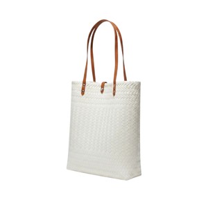 Sac à main en plastique tissé de luxe et sac fait main blanc chic pour femme, idéal pour l'été et la plage - Product Image 1