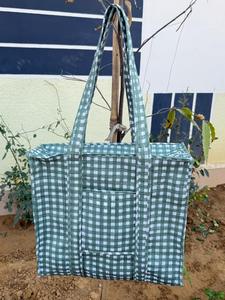 Sac fourre-tout matelassé réversible imprimé au bloc artisanal pour femme, sac à bandoulière matelassé imprimé au bloc fait main - Product Image 3