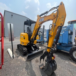 Mini-excavatrice sur chenilles JCB à prix avantageux pour petits et moyens projets, avec une forte puissance de creusement et une utilisation confortable. - Product Image 2