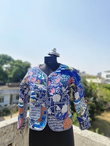 เสื้อแจ็คเก็ตบอมเบอร์ผ้าฝ้ายทำมือสำหรับผู้หญิง สไตล์โบโฮ คันธา โค้ท วินเทจ แบบสองด้านใส่ได้ ลำลอง สำหรับฤดูหนาว เป็นมิตรกับสิ่งแวดล้อม ระบายอากาศได้ดี มีฮู้ด - Product Image 1