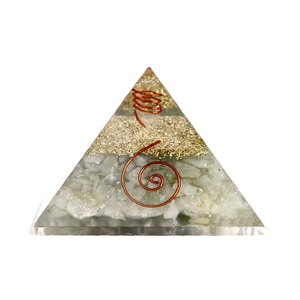 Pirámide de Cristal Orgonita, Obra de Arte Coleccionable, Piedra Semipreciosa Pulida, Forma Triangular, Decoración de Aventurina Verde - Product Image 4