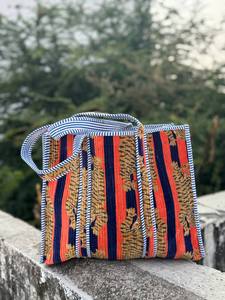 Sac à bandoulière matelassé en velours imprimé – Sac à main chic et tendance pour tous les jours - Product Image 4