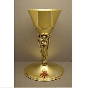Calice vintage tendance en laiton, design artisanal, finition dorée, idéal pour les bars et parfait comme cadeau. - Product Image 1