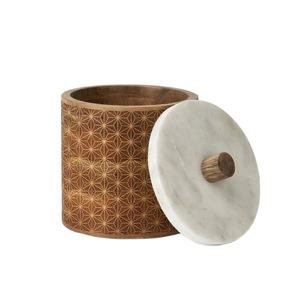 Pot de rangement en bois avec sculpture géométrique en forme d'étoile et couvercle en marbre, artisanat en bois d'acacia, décoration d'intérieur - Product Image 1