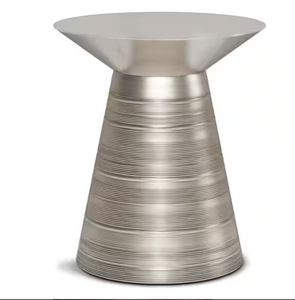 Table d'appoint moderne en fer bicolore artisanale avec base en forme de sablier pour le mobilier de salon - Product Image 6