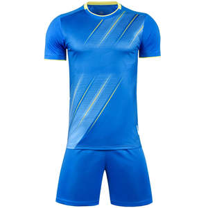 Ensemble maillot et short de foot personnalisé par sublimation, rouge et noir, respirant, polyester, adulte unisexe - Product Image 1