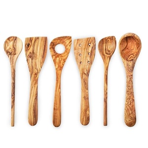 Cuillère en bois Meridian, outil de cuisine de qualité supérieure, conçue pour une manipulation confortable et une aide pratique à la table. - Product Image 4
