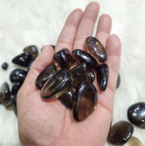 Pierres roulées en quartz fumé naturel de qualité supérieure pour la décoration, le Feng Shui, le Reiki, la méditation, en gros. - Product Image 2