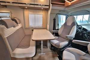 Autocaravana Económica Tipo Alcove, Modelo 2016, Blanca, Euro 5, para 4-6 Personas, Viajes Familiares de Lujo, con Piso Acrílico y Capacidad de Carga de 11000 kg - Product Image 4