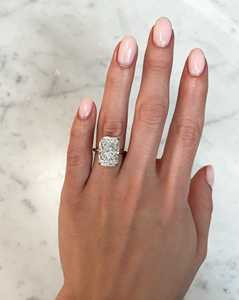 Bague Solitaire Scintillante en Or Véritable 10k 14k 18k avec Diamant de Laboratoire Taille Coussin 10ct, Vente en Gros, Fabricant de Bijoux Personnalisés avec Grande Pierre - Product Image 6