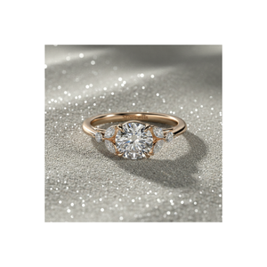 Anillo de Compromiso Stonewels Laurel Leaves de Oro de 14K con Diamante Cultivado en Laboratorio, Piedras Laterales Trilliant con Engaste de Garras, Anillo de Lujo Certificado - Product Image 1