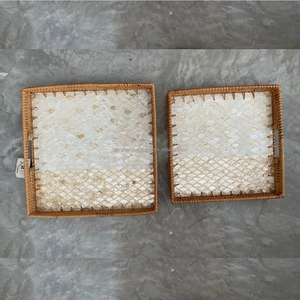 La última bandeja de ratán con base de madera con Incrustaciones de nácar y asa para servir frutas de Navidad DE LA India por RF Crafts - Product Image 1