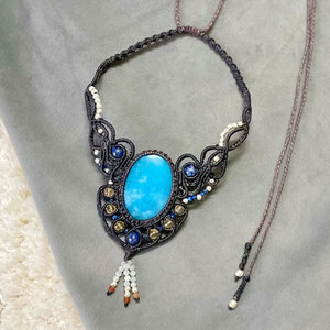 Collier en macramé noir fait main avec pendentif en pierre turquoise bleue naturelle, style bohème tribal, cordon réglable, bijou statement pour femme - Product Image 4