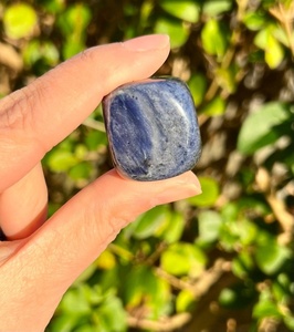 Pierres gemmes roulées en sodalite bleue faites à la main en gros, qualité supérieure, agate Muntaha métaphysique - Product Image 4