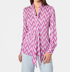 Chemisier à col noué pour femme, rose, motif géométrique tissé, anti-plis, écologique, à manches longues - Product Image 3