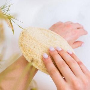 Éponge de bain en luffa naturelle en gros, éponge ronde exfoliante pour le corps, tampon de douche écologique, personnalisable OEM - Product Image 3