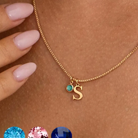 Collier pendentif lettre basique pour femme en acier inoxydable 304 plaqué or 18 carats avec zircon sur chaîne maille forçat