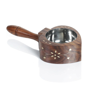Brûleur d'encens en bois avec longue poignée et insert métallique, élément décoratif élégant en forme de cœur, conçu pour parfumer la maison - Product Image 3