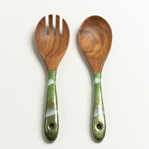 Cuillère en bois avec résine époxy |   Cuillère de cuisine et de service en bois artisanale - Product Image 1