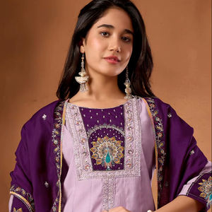 Conjunto de Kurti y Plazo de Seda Romana con Bordado Premium para Mujer - Product Image 1