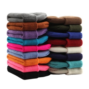 Gorro de invierno con logotipo personalizado 2026, novedad, superventas, gorro de punto acrílico 100%, teñido liso para viajes, cálido y cómodo - Product Image 1