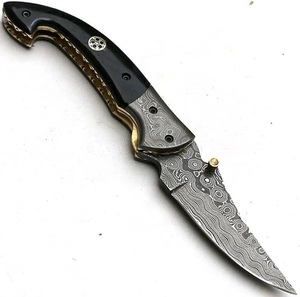 Couteau pliant artisanal en acier Damas de qualité industrielle avec manche en Micarta et étui en cuir pour le camping en plein air - Product Image 1