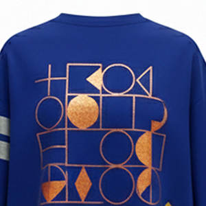 เสื้อทรงบ็อกซี่สำหรับผู้ชายที่ได้รับแรงบันดาลใจจากสตรีทแวร์ ผลิตจากวัสดุหนาทนทานและมีโครงสร้างแข็งแรง - Product Image 5