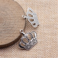 Colgante de Corona Real de 27x24mm, de Aleación de Zinc Plateado Antiguo, con Diseño Calado y Puntos, para Pulsera de Cumpleaños de Princesa