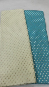 Tissu brocart avec motif diamant doré, tissé en polyester et coton métallisé, poids moyen, style uni, pour sari femme - Product Image 3